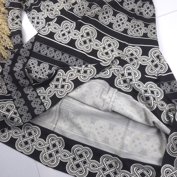 DVF Diane Von Furstenberg Black and Cream Patterned Poly Travel Dress Sz 12 - Picture 8 of 14